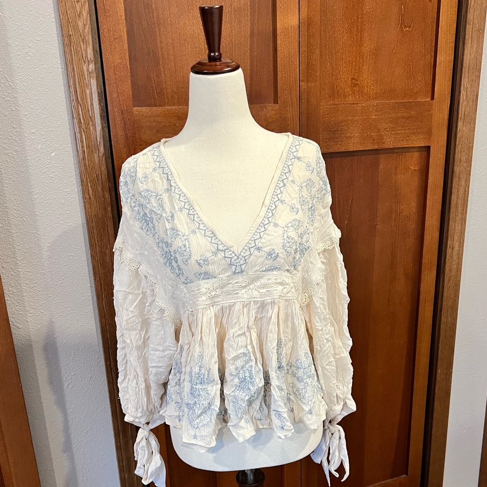 American Eagle top
